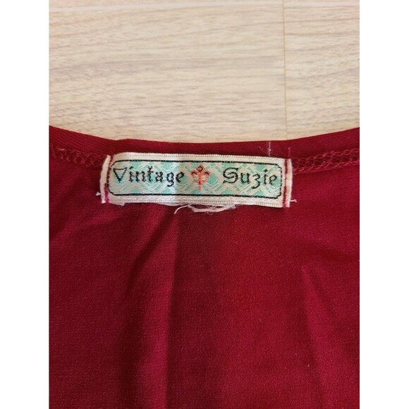 Vintage Suzie Red Tank Top Sleeveless Blouse Size S Stretch Knit Y2K Style - Picture 3 of 6
